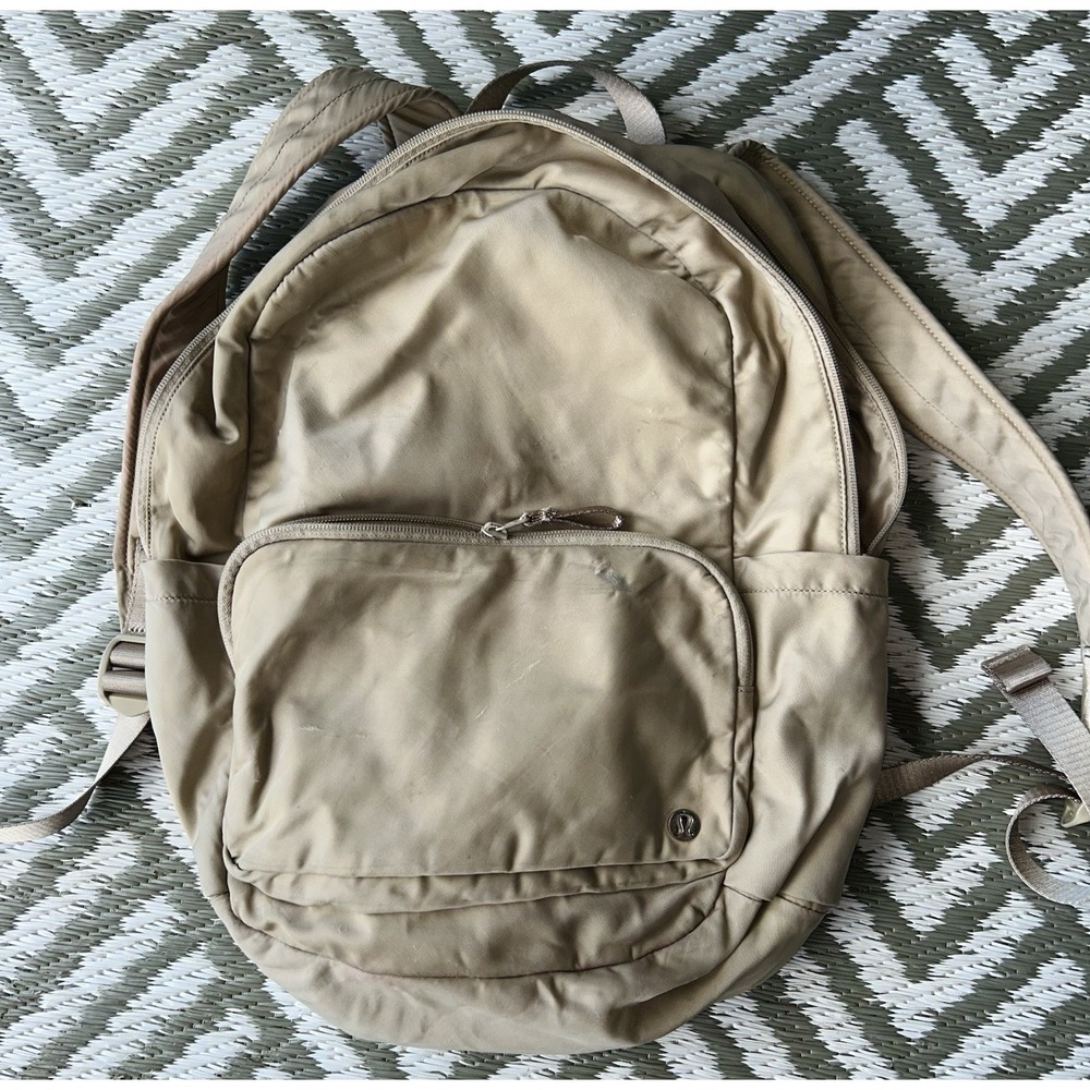 beige lululemon Everywhere Backpack NEEDS CLEANING